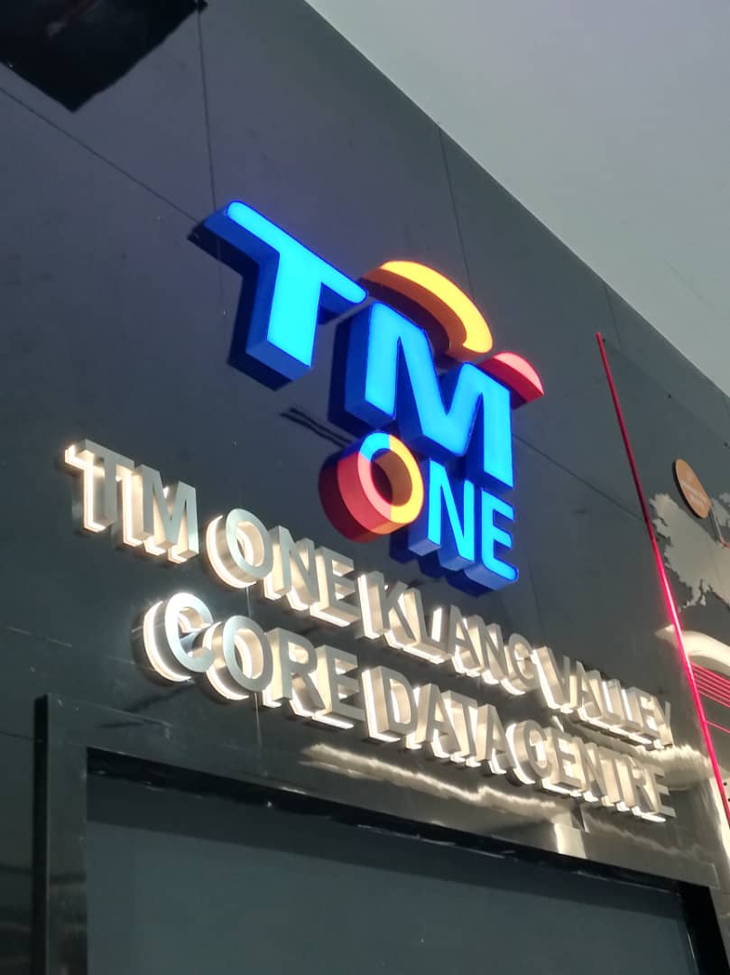 Front lit lighting and back lit lighting Signage