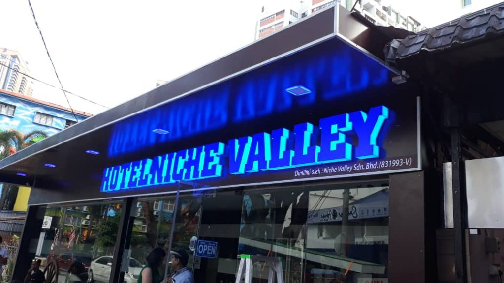 Font & side lighting