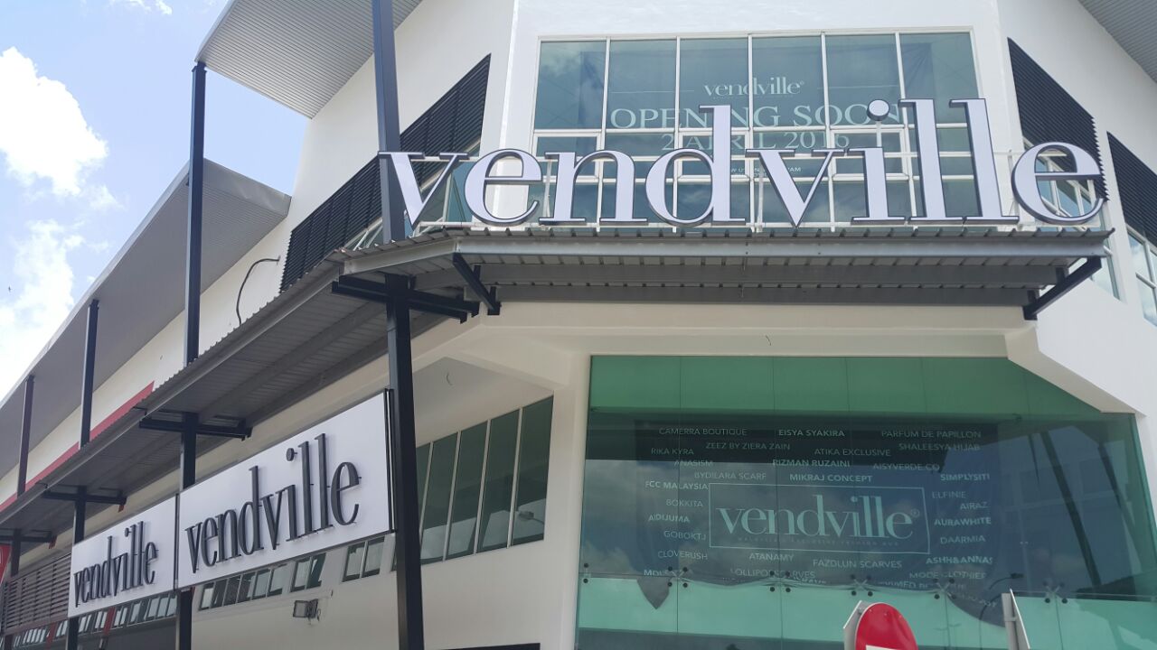 Vendville shopfront with large stainless steel 3D box-up letters by Kento Sign